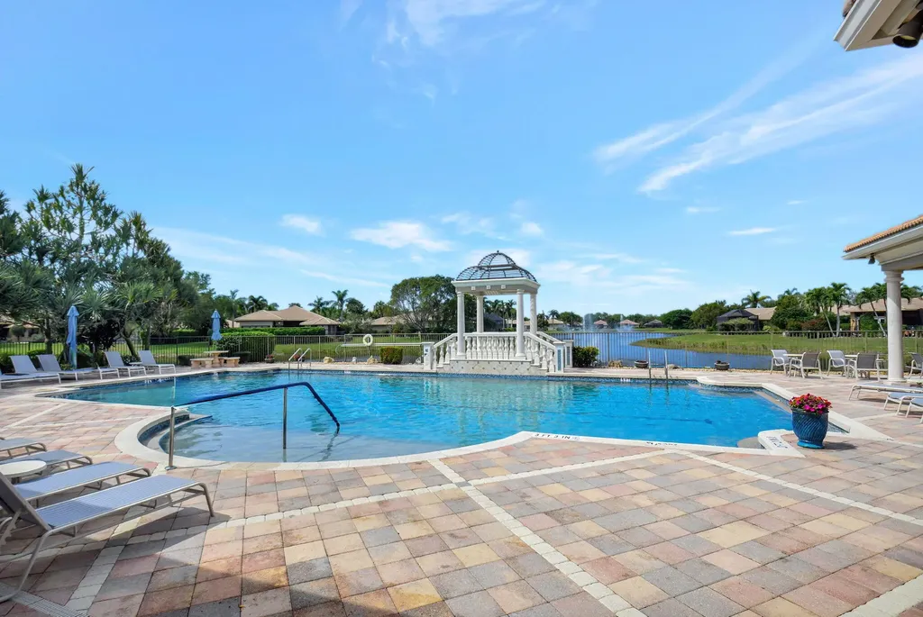 8046 Via Grande Boynton Beach FL 33437