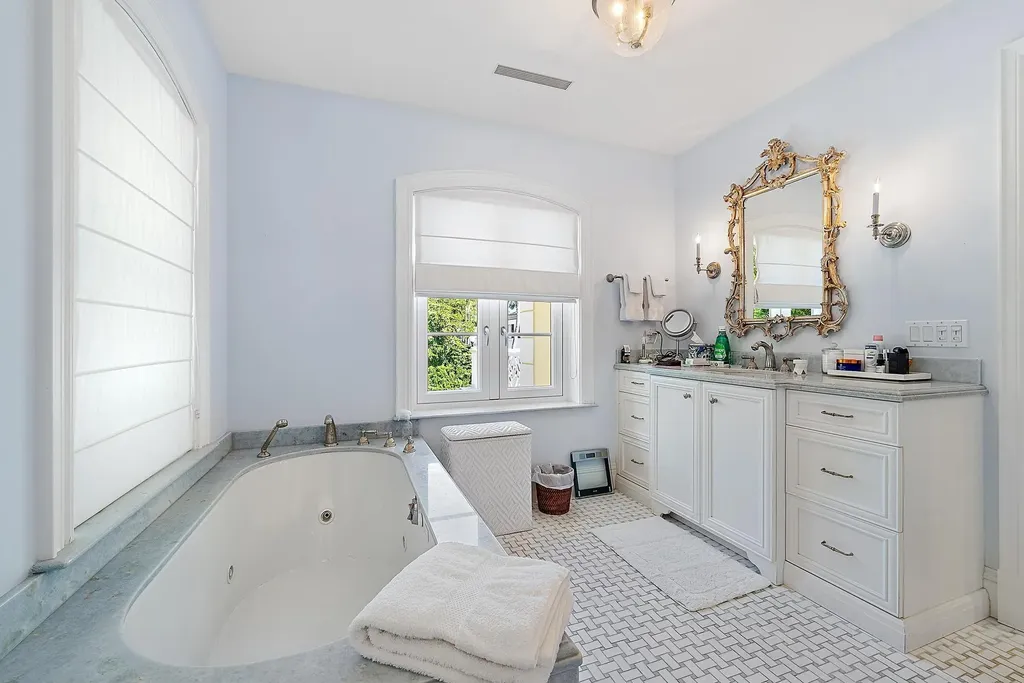 210 Emerald Lane Palm Beach FL 33480