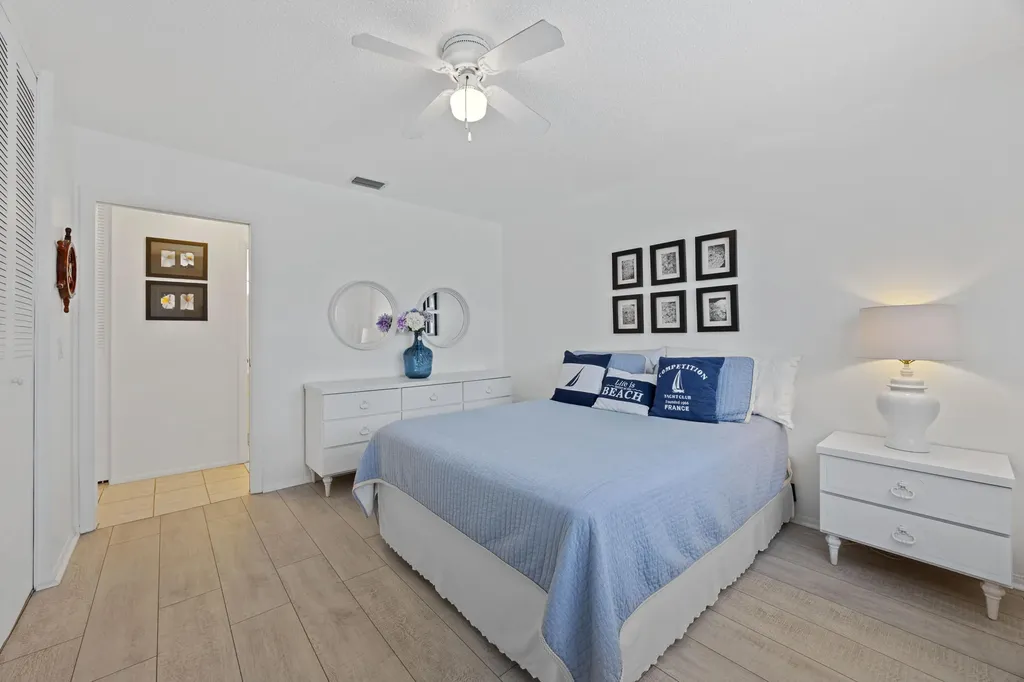 2735 Dudley Drive E West Palm Beach FL 33415