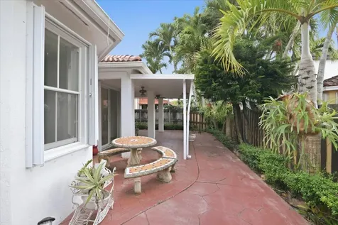 15062 SW 11th Street Miami FL 33194