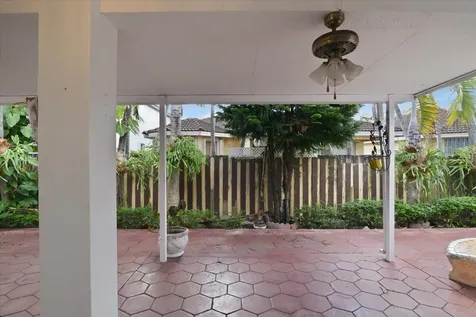 15062 SW 11th Street Miami FL 33194
