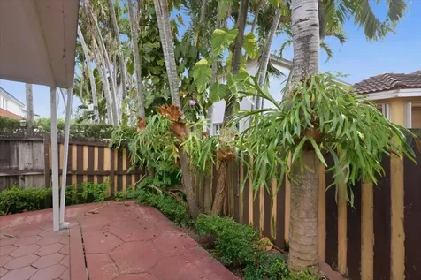 15062 SW 11th Street Miami FL 33194