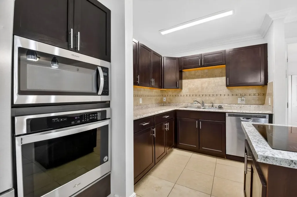 18 Crossings Circle Boynton Beach FL 33435
