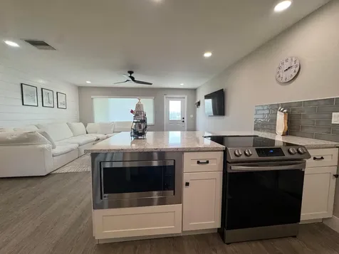 108 SW 9th Street Boynton Beach FL 33426