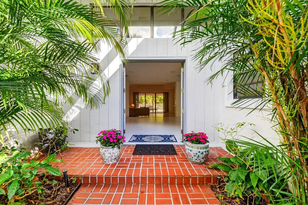 35 Glens Drive E Boynton Beach FL 33436