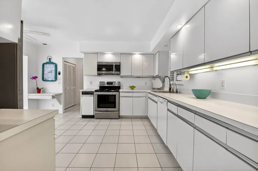 35 Glens Drive E Boynton Beach FL 33436