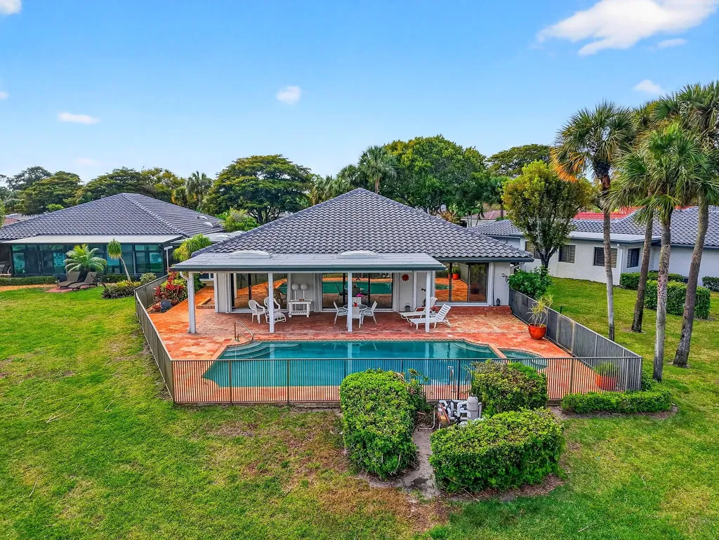 35 Glens Drive E Boynton Beach FL 33436