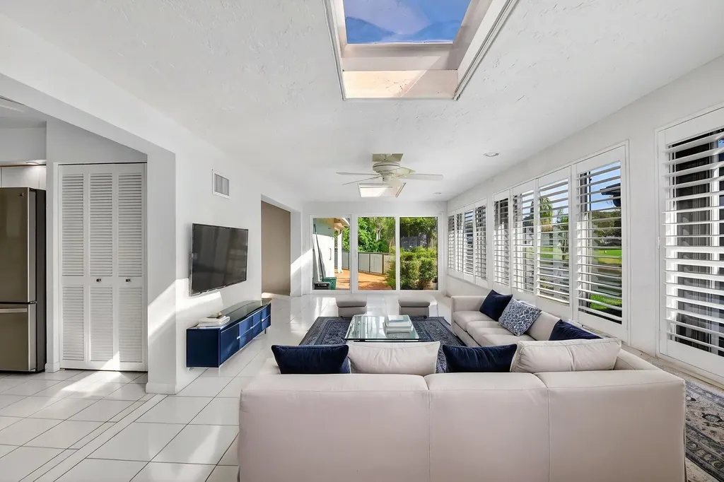 35 Glens Drive E Boynton Beach FL 33436