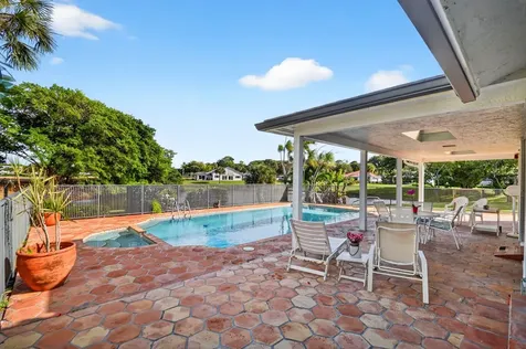 35 Glens Drive E Boynton Beach FL 33436