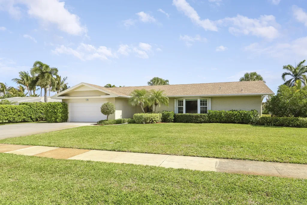 856 Country Club Drive North Palm Beach FL 33408