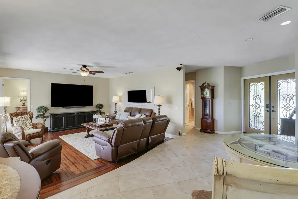 856 Country Club Drive North Palm Beach FL 33408
