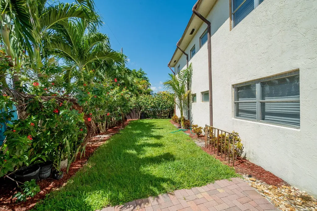 308 Southwind Court North Palm Beach FL 33408