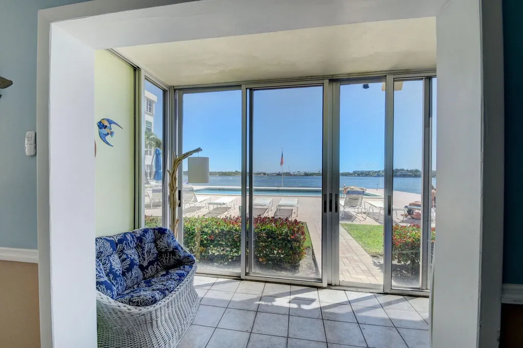 1810 New Palm Way Boynton Beach FL 33435