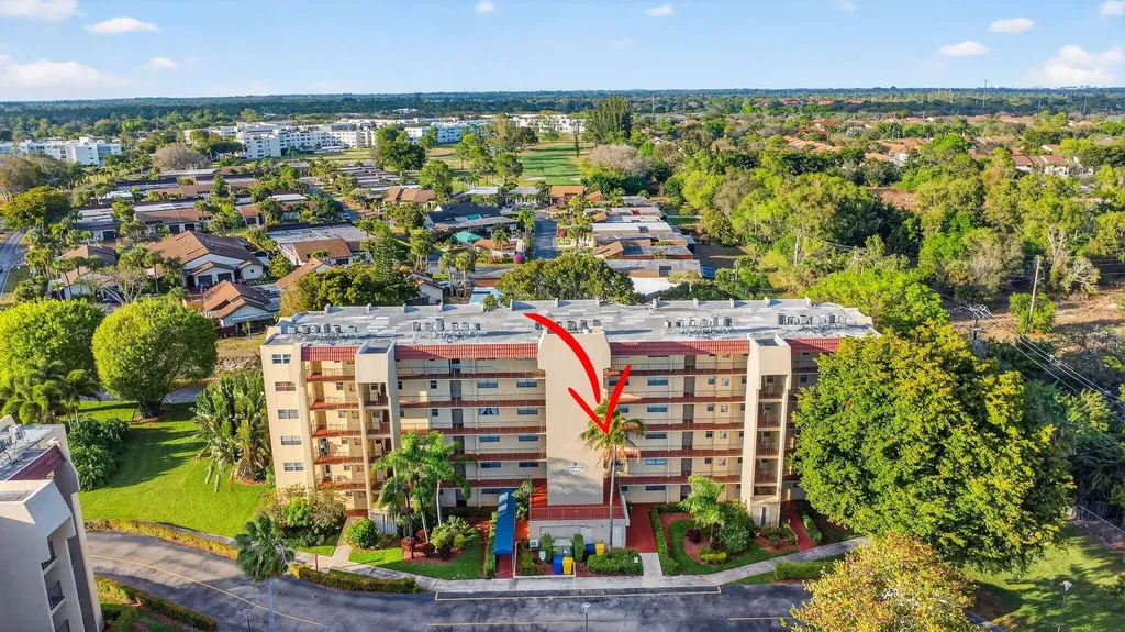 3524 Via Poinciana, 303 Lake Worth FL 33467