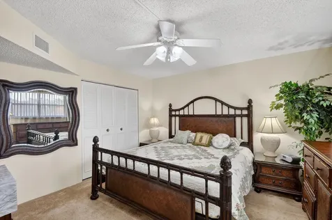 3524 Via Poinciana Greenacres FL 33467