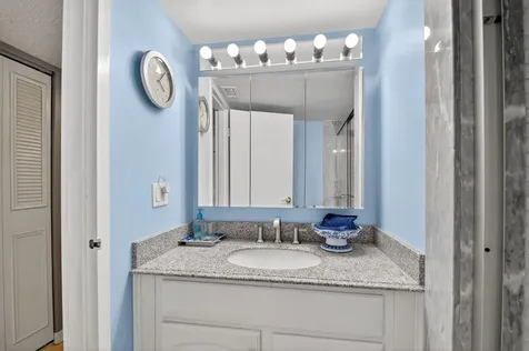 3524 Via Poinciana Greenacres FL 33467