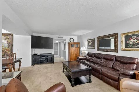 3524 Via Poinciana Greenacres FL 33467