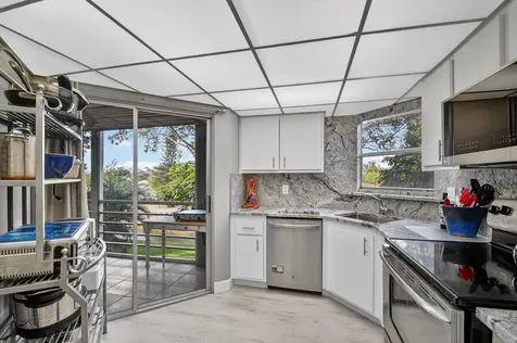 3524 Via Poinciana Greenacres FL 33467