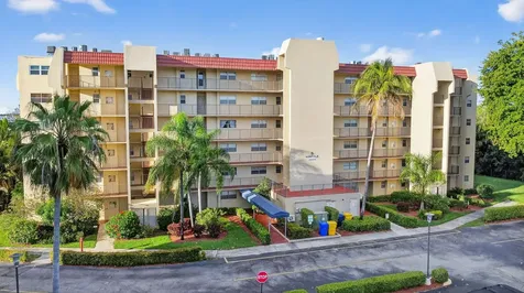 3524 Via Poinciana Greenacres FL 33467