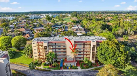 3524 Via Poinciana Greenacres FL 33467