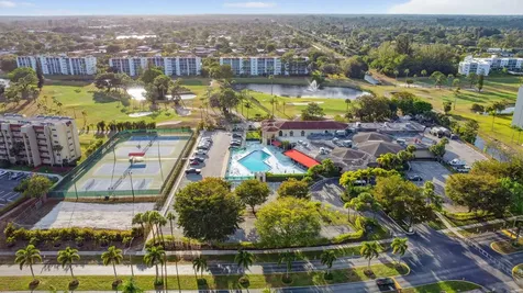 3524 Via Poinciana Greenacres FL 33467