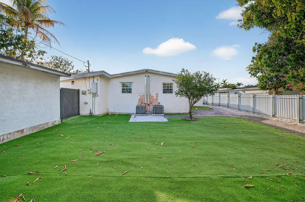 108 SW 24th Avenue Fort Lauderdale FL 33312