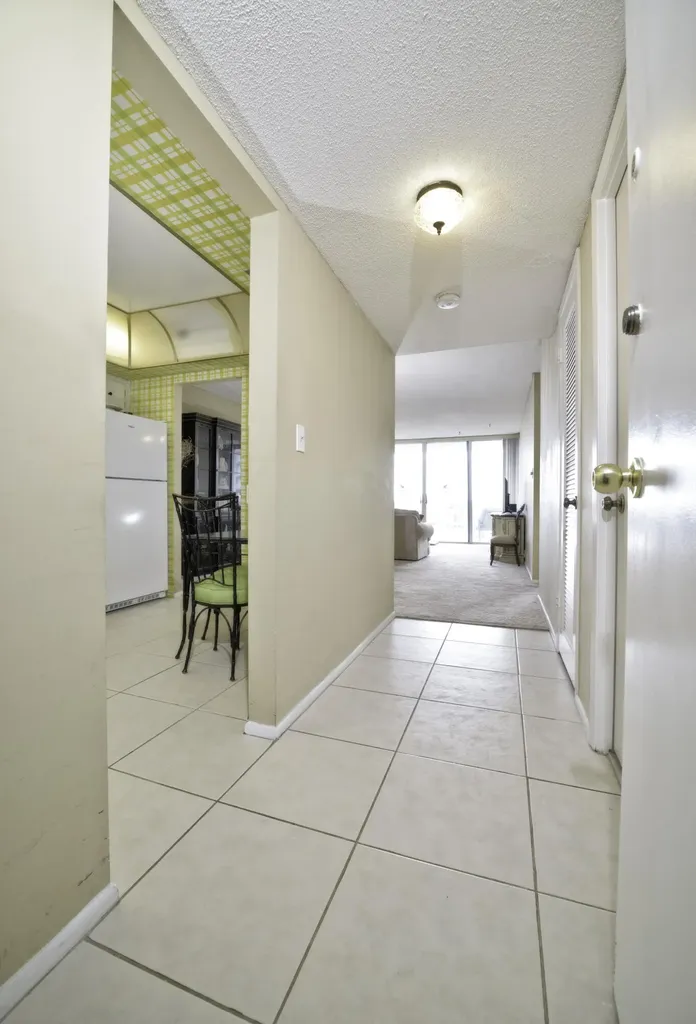 18081 Biscayne Boulevard Aventura FL 33160