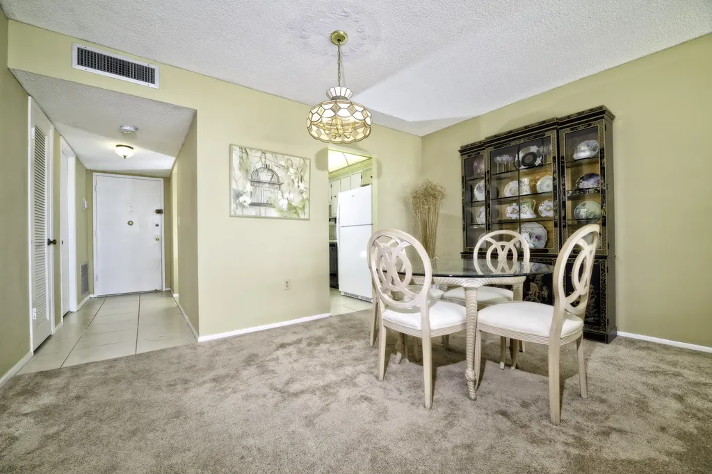 18081 Biscayne Boulevard Aventura FL 33160