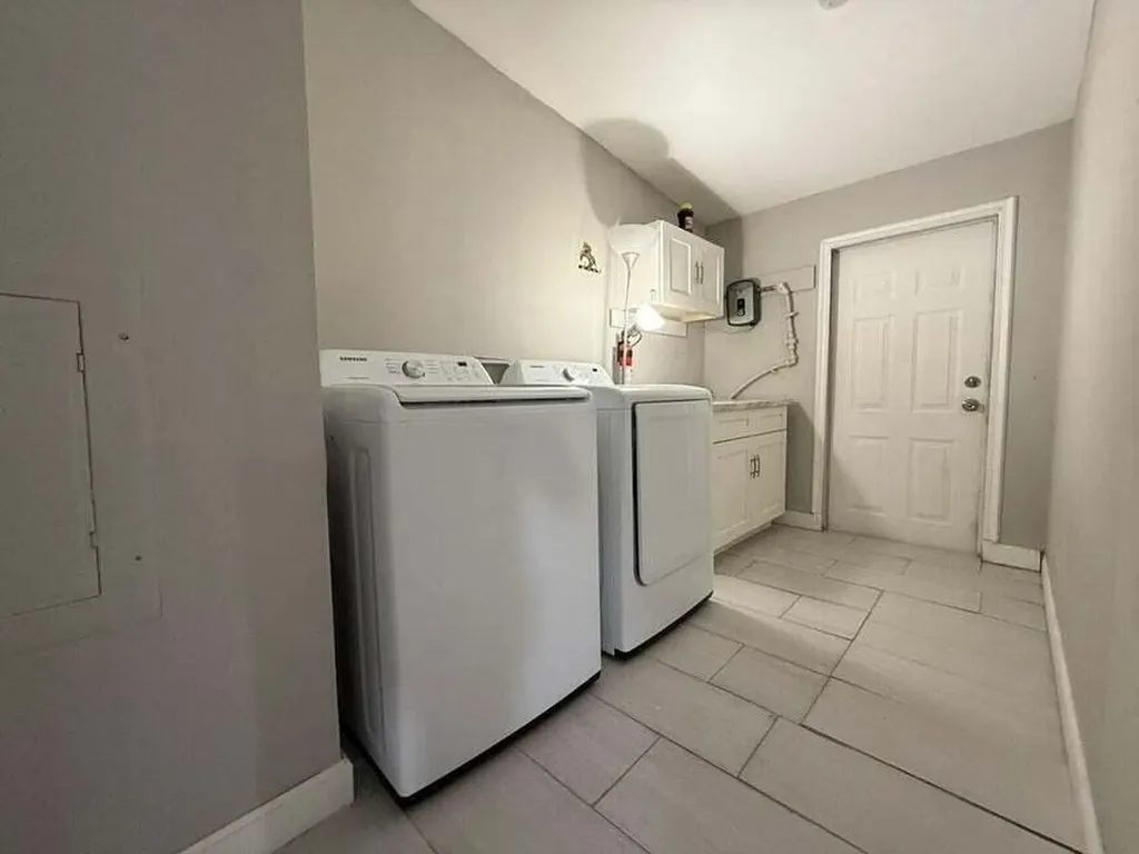 6085 Seashore Drive Atlantis FL 33462