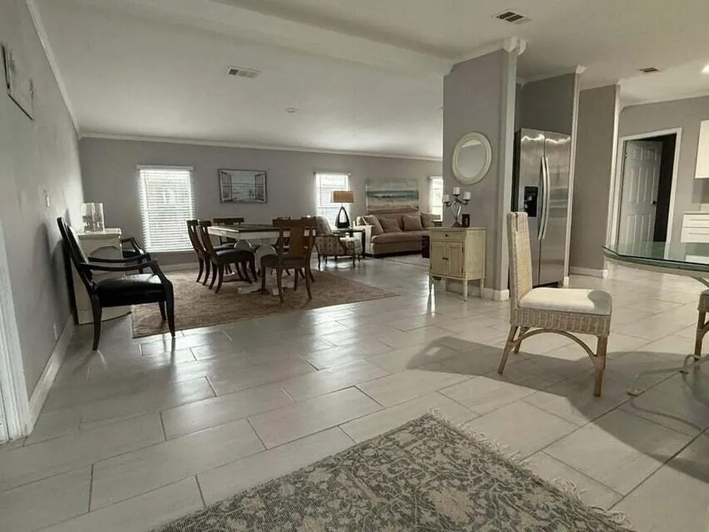 6085 Seashore Drive Atlantis FL 33462