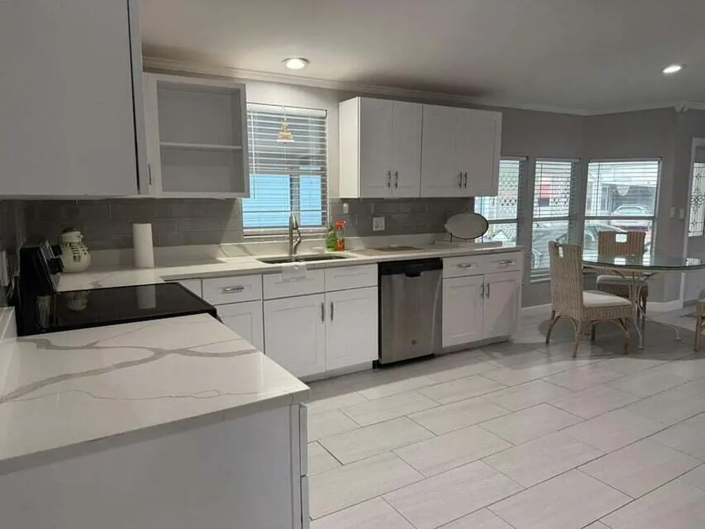 6085 Seashore Drive Atlantis FL 33462