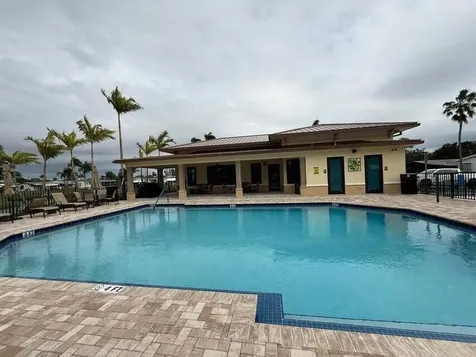 6085 Seashore Drive Atlantis FL 33462