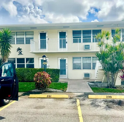 231 Berkshire K West Palm Beach FL 33417