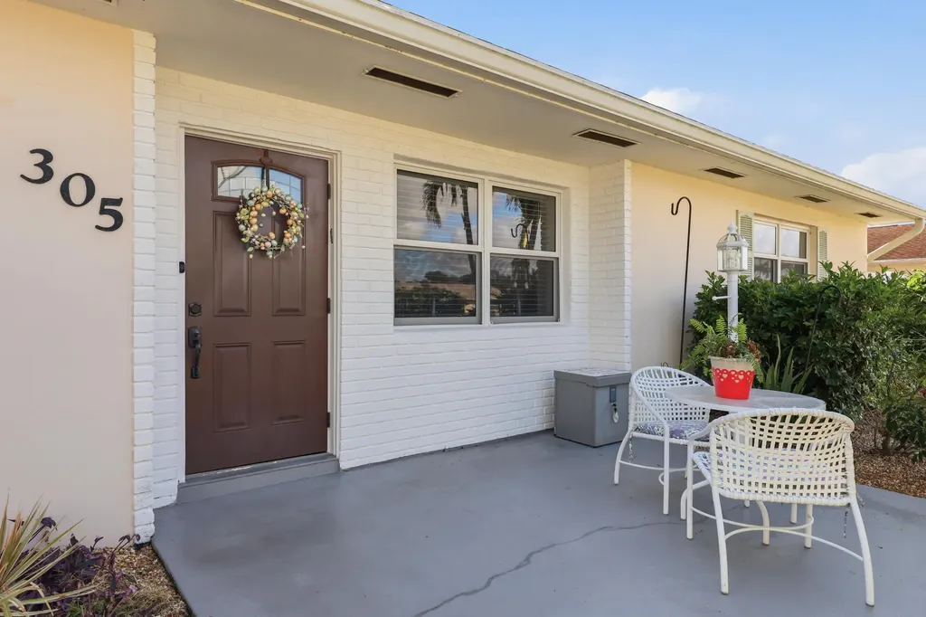 305 Circle E Jupiter FL 33458