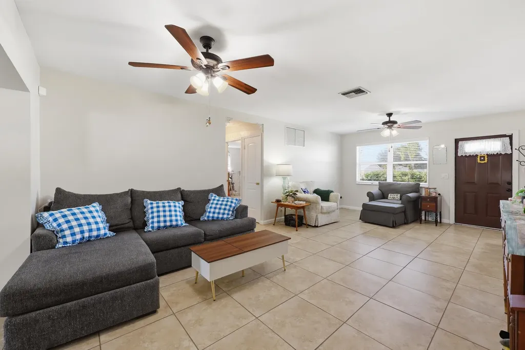 305 Circle E Jupiter FL 33458