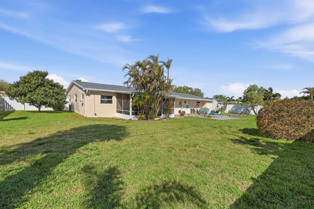 305 Circle E Jupiter FL 33458