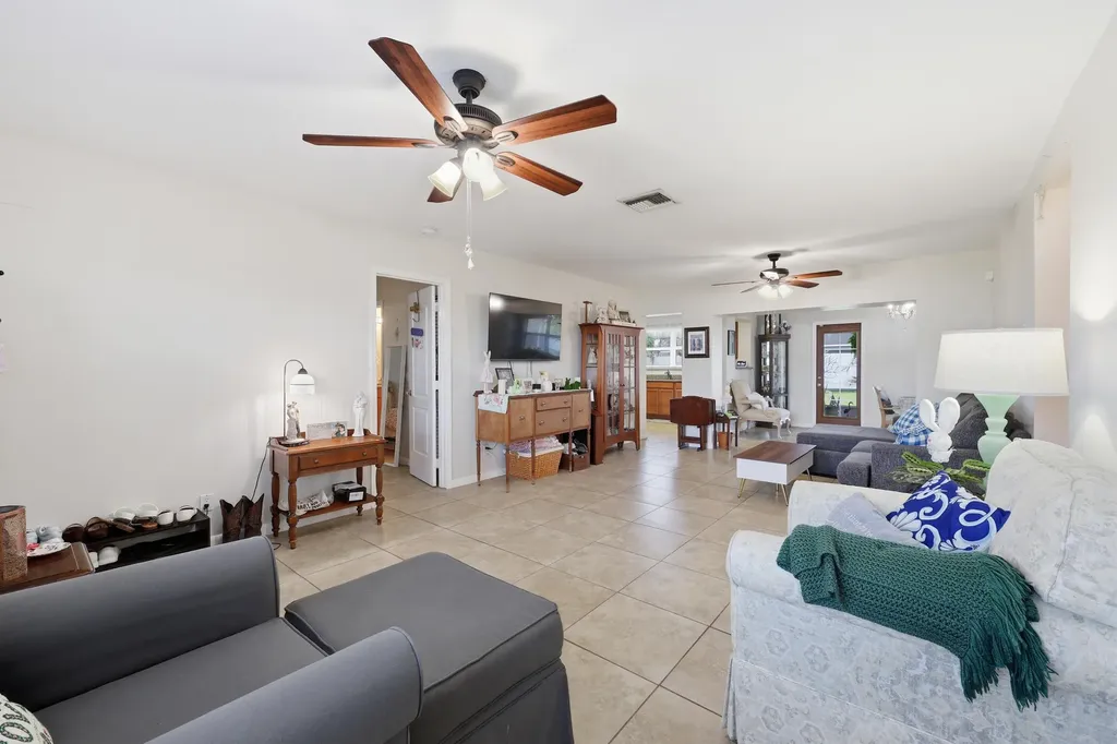 305 Circle E Jupiter FL 33458