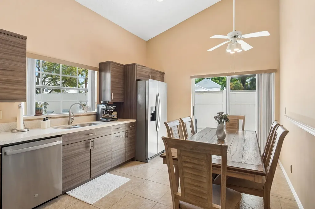 33 Selby Lane Palm Beach Gardens FL 33418