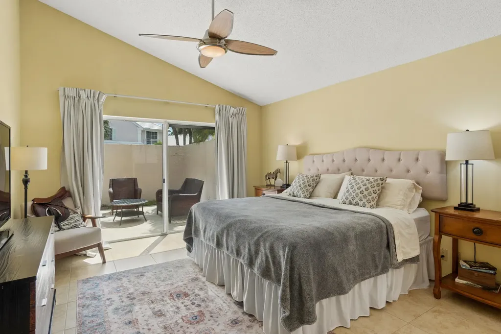 33 Selby Lane Palm Beach Gardens FL 33418