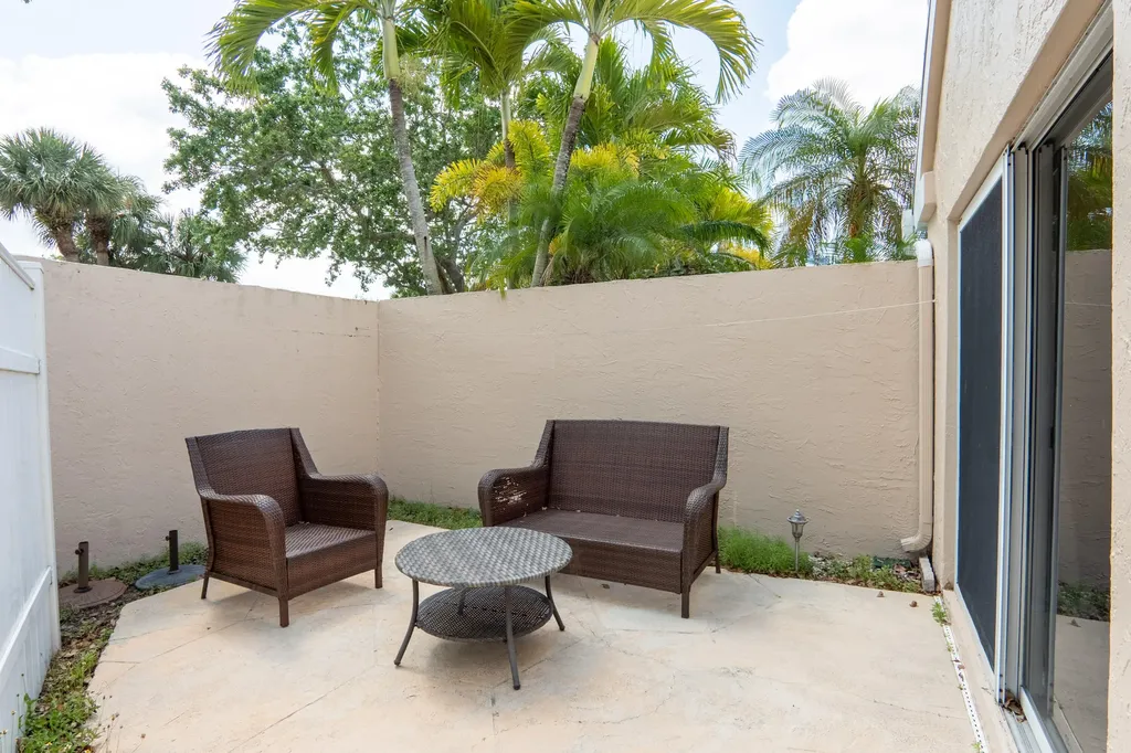 33 Selby Lane Palm Beach Gardens FL 33418
