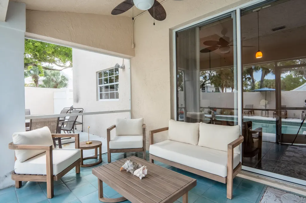 33 Selby Lane Palm Beach Gardens FL 33418