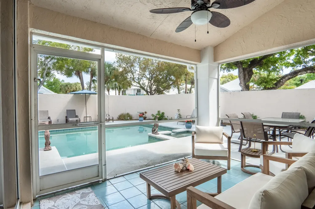 33 Selby Lane Palm Beach Gardens FL 33418