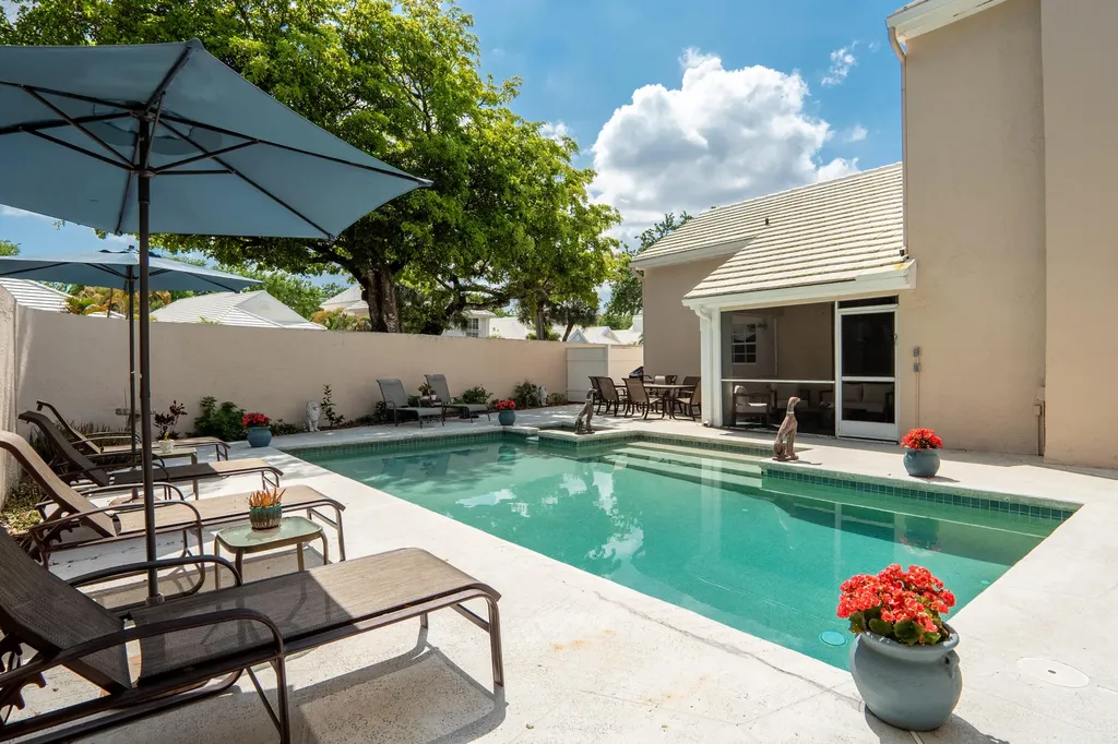 33 Selby Lane Palm Beach Gardens FL 33418