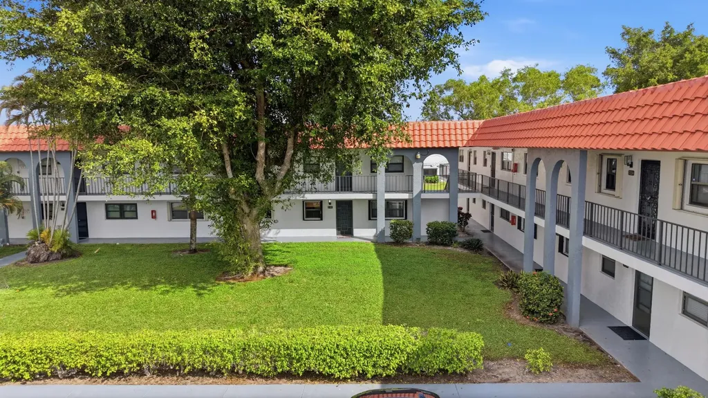 1981 W Woolbright Road Boynton Beach FL 33426