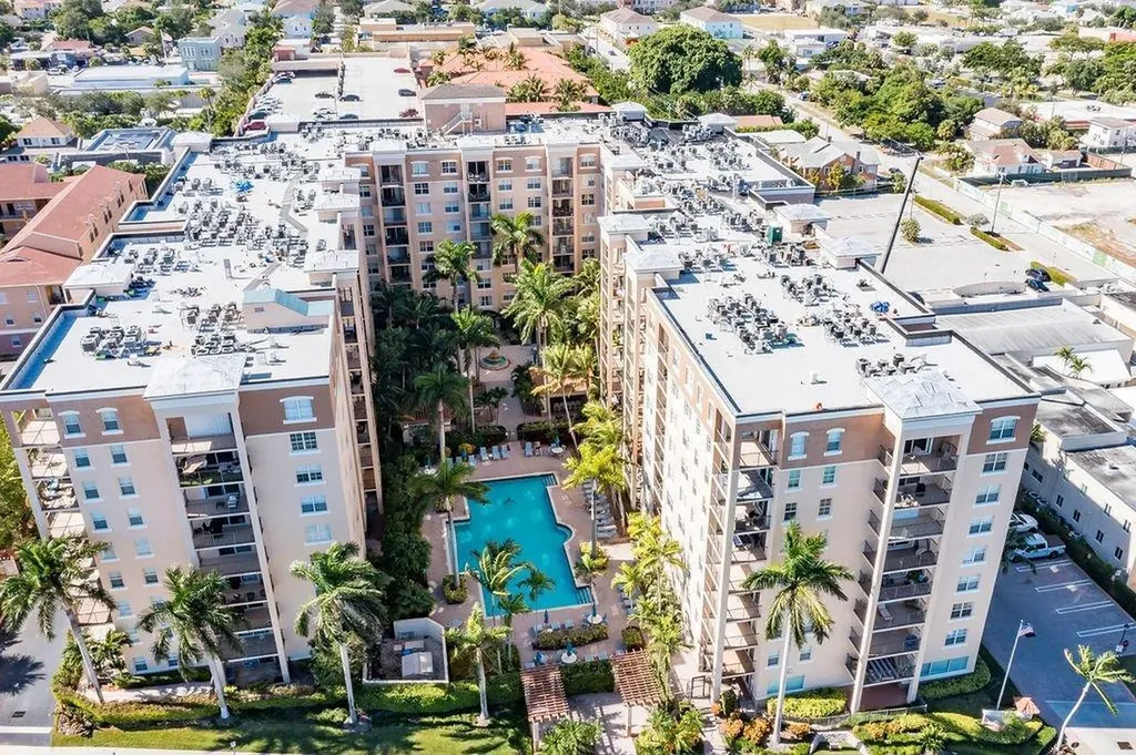 1805 N Flagler Drive West Palm Beach FL 33407