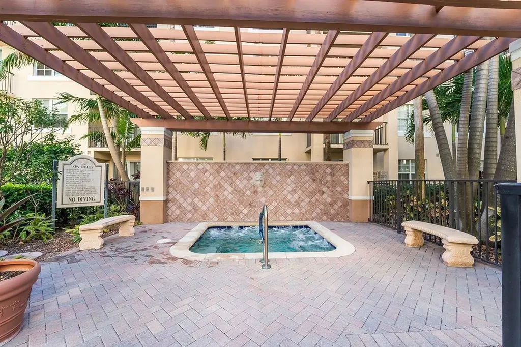 1805 N Flagler Drive West Palm Beach FL 33407