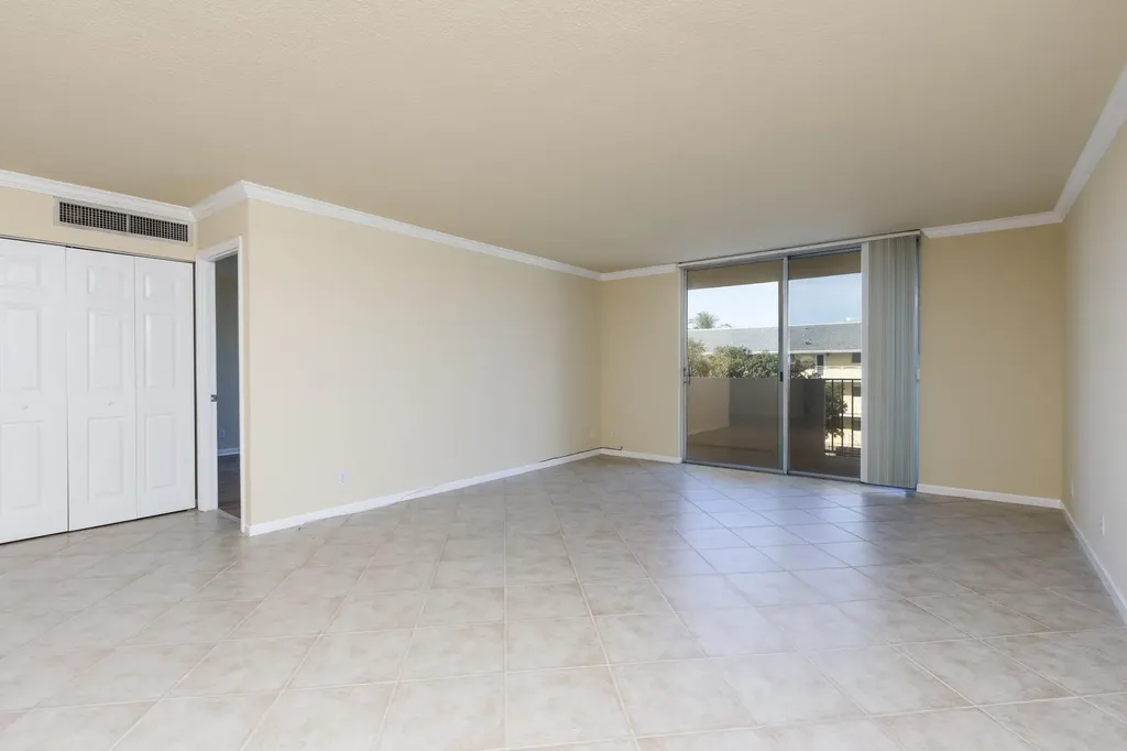 1000 Spanish River Road Boca Raton FL 33432