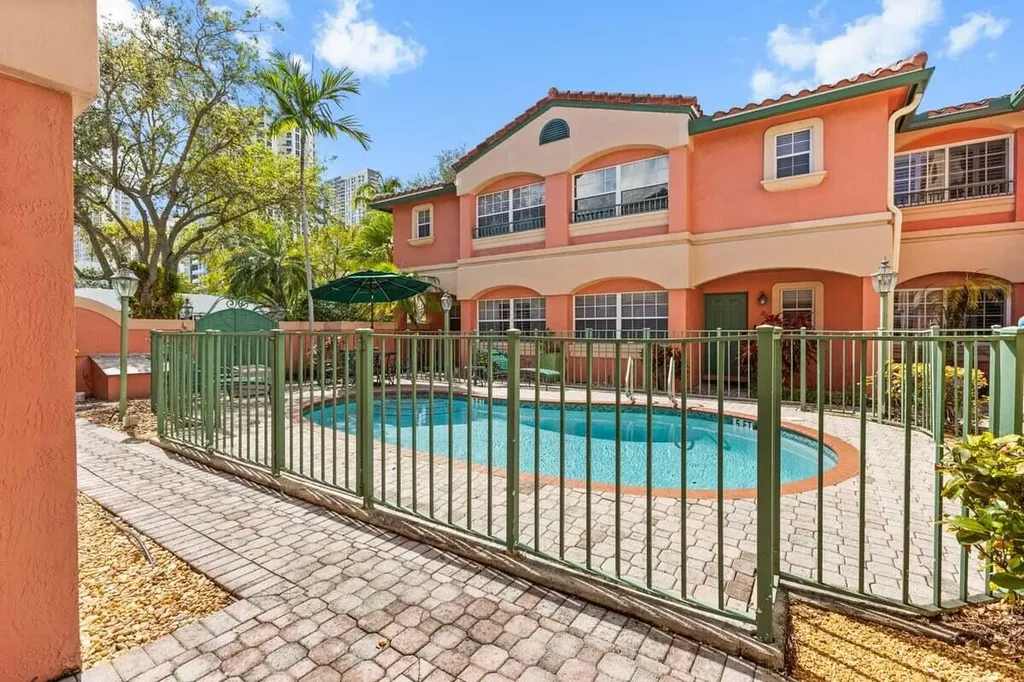 801 NE 1st Street Fort Lauderdale FL 33301