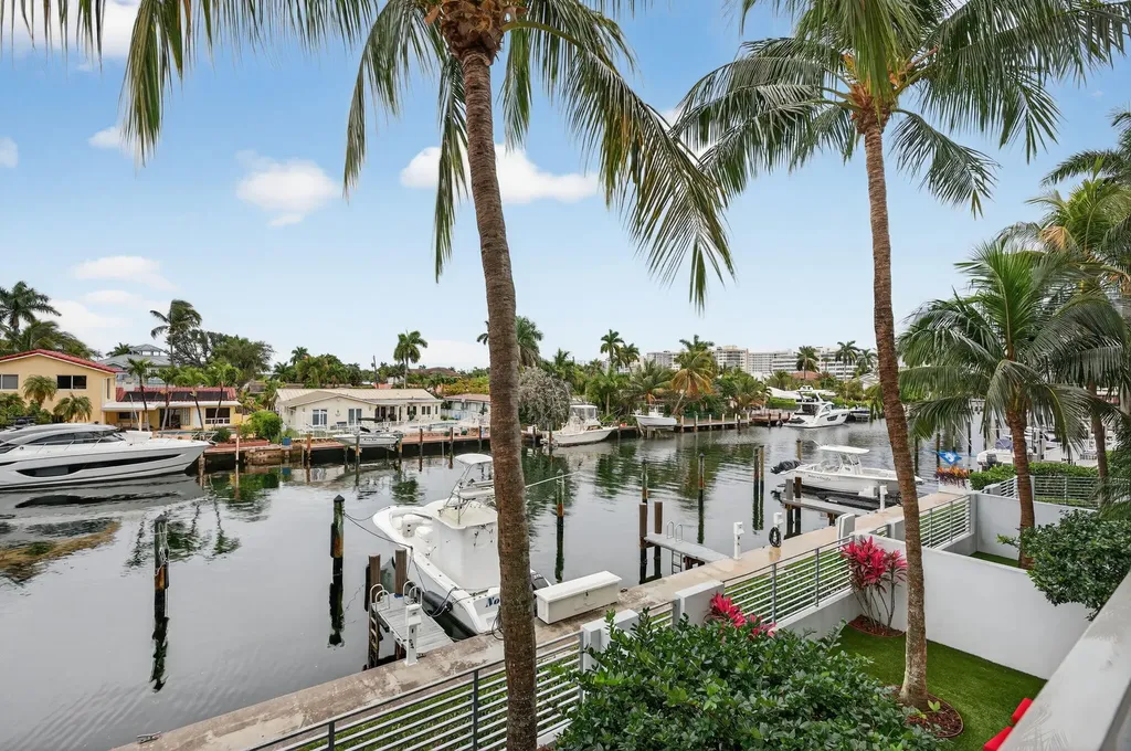 2743 NE 1st Street Pompano Beach FL 33062