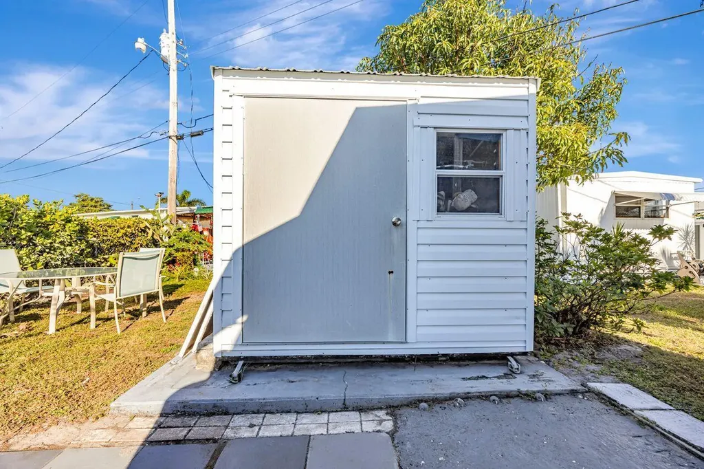 14556 Glenview Drive Delray Beach FL 33445